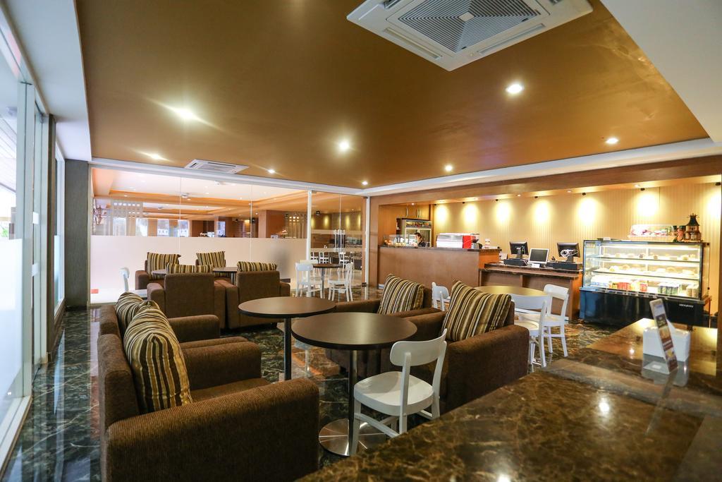 Sylvia Hotel Premier Kupang Kupang  Dış mekan fotoğraf
