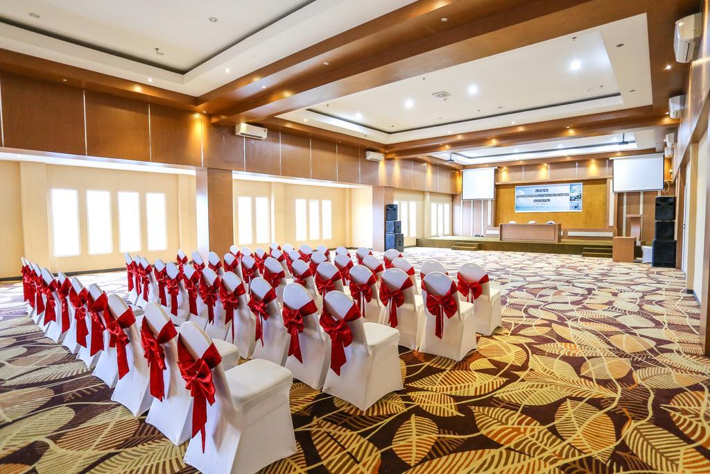 Sylvia Hotel Premier Kupang Kupang  Dış mekan fotoğraf