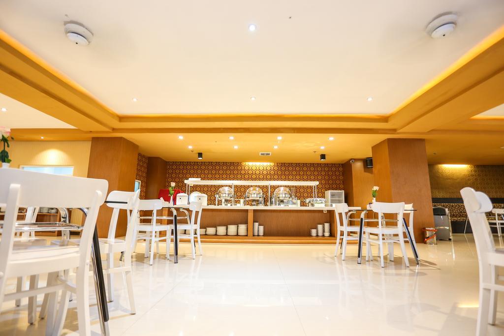 Sylvia Hotel Premier Kupang Kupang  Dış mekan fotoğraf