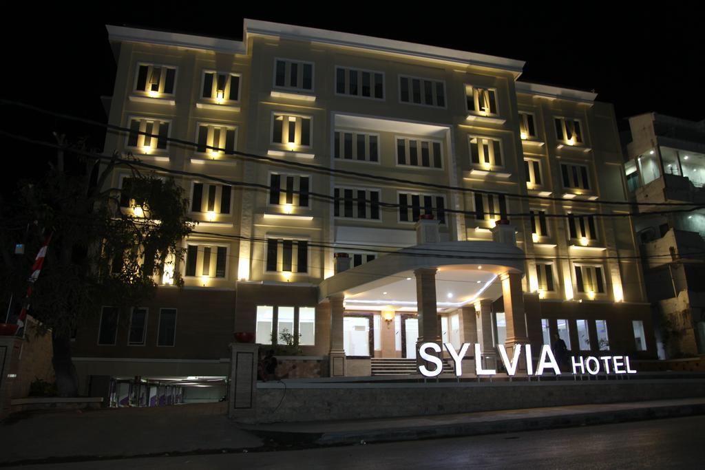 Sylvia Hotel Premier Kupang Kupang  Dış mekan fotoğraf