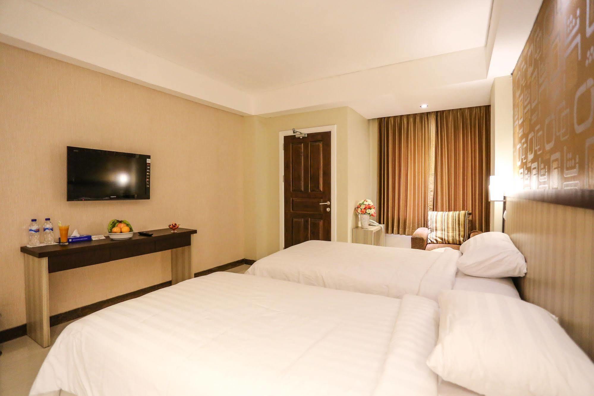 Sylvia Hotel Premier Kupang Kupang  Dış mekan fotoğraf