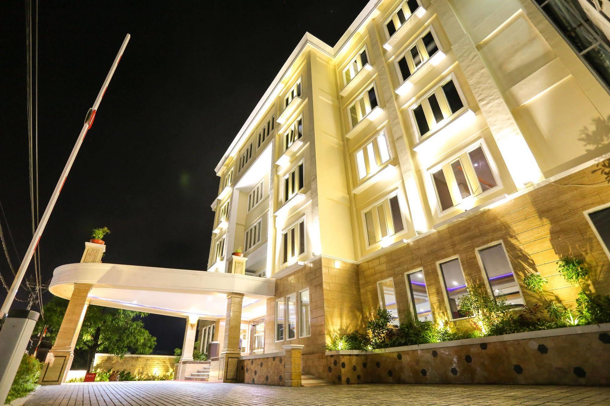 Sylvia Hotel Premier Kupang Kupang  Dış mekan fotoğraf