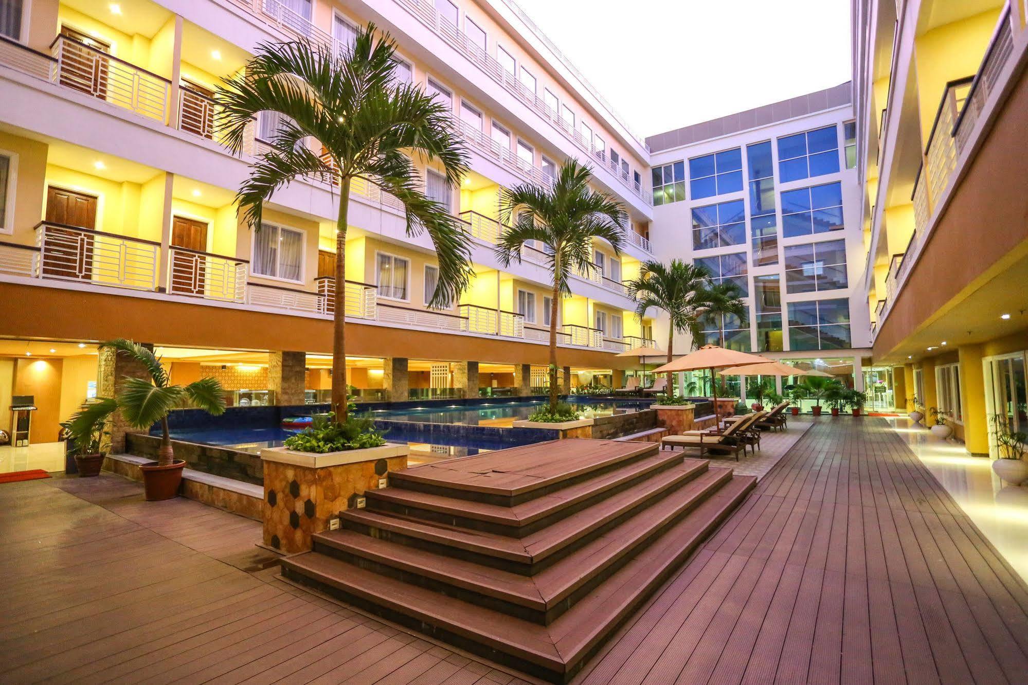 Sylvia Hotel Premier Kupang Kupang  Dış mekan fotoğraf