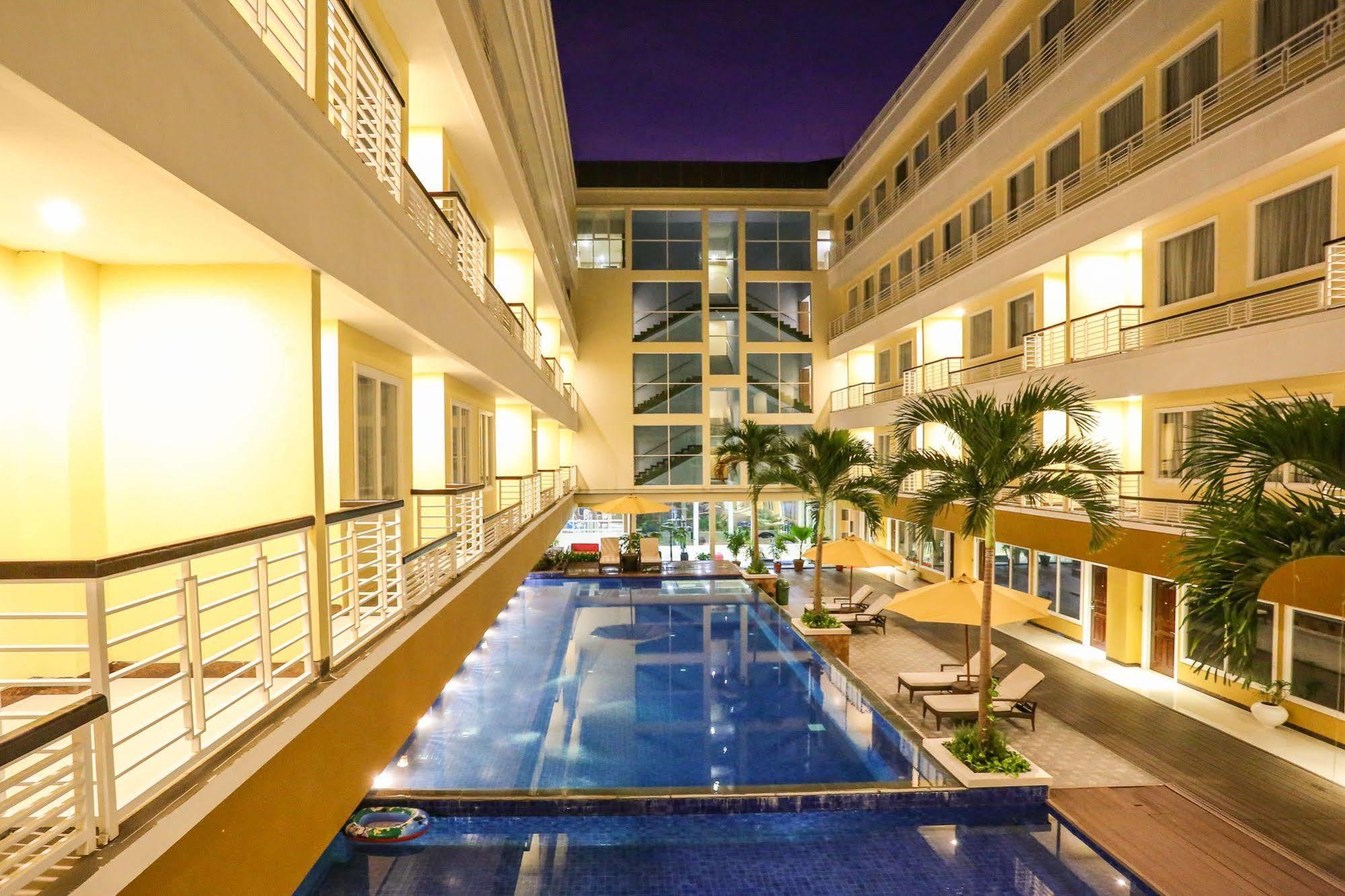 Sylvia Hotel Premier Kupang Kupang  Dış mekan fotoğraf